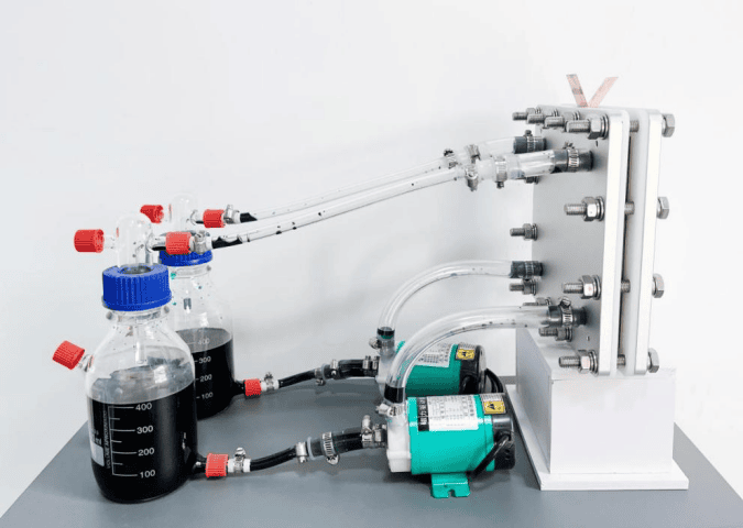 แบตเตอรี่ Lab-Scale Vanadium Redox Flow (3W/20W/100W)